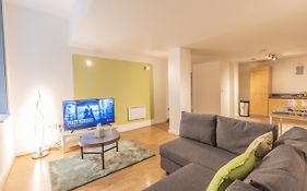 Luxury, 2 Bedroom, 2 Bathroom Apartment In City Centre